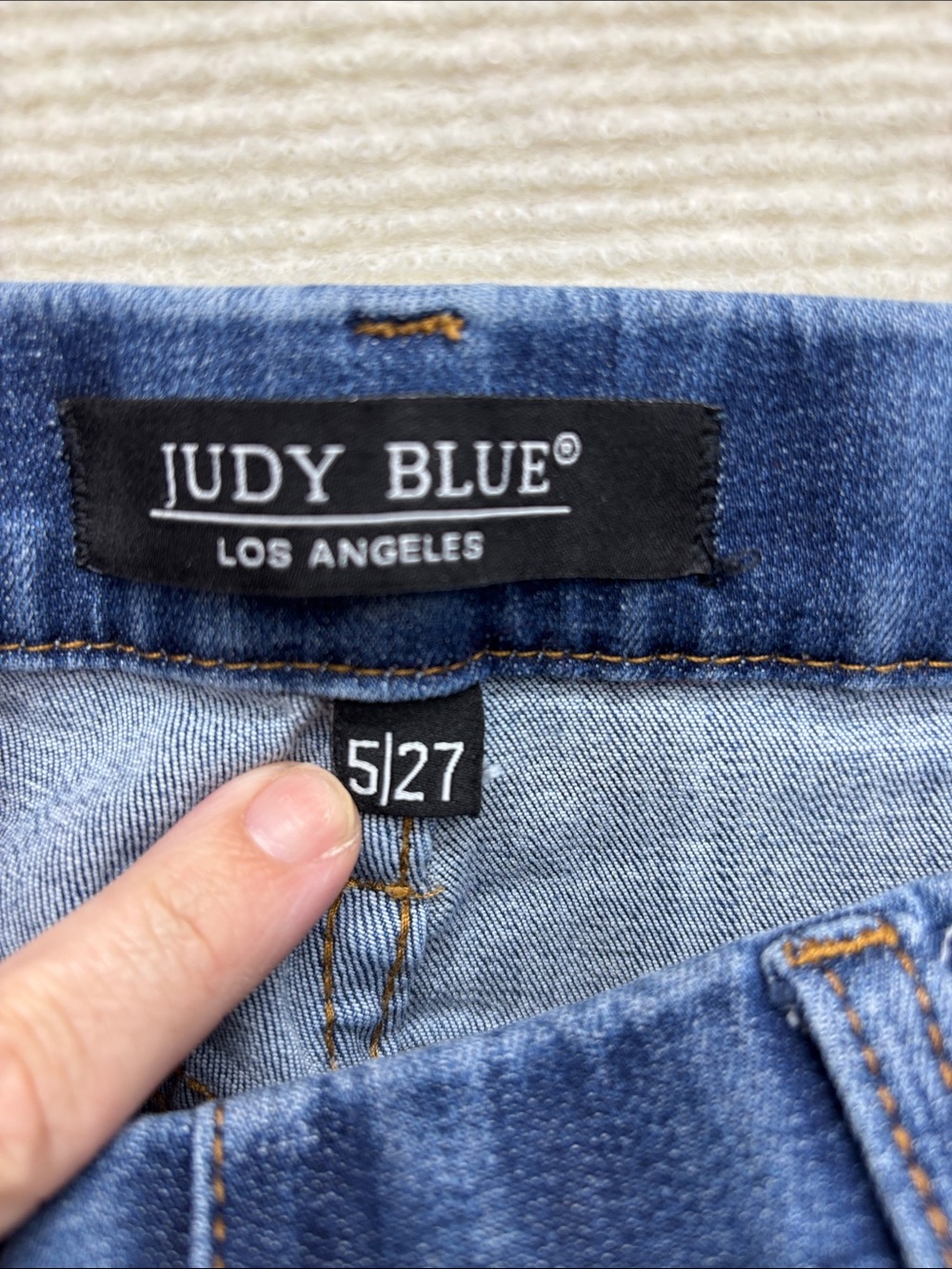 Judy Blue 5/27 5 27 pull on Women's Distressed Mid-Blue Jeans - Picture 5 of 6
